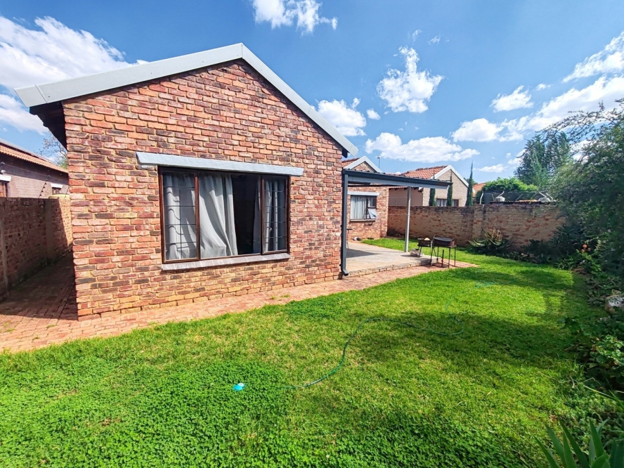 3 Bedroom Property for Sale in Mooivallei Park North West